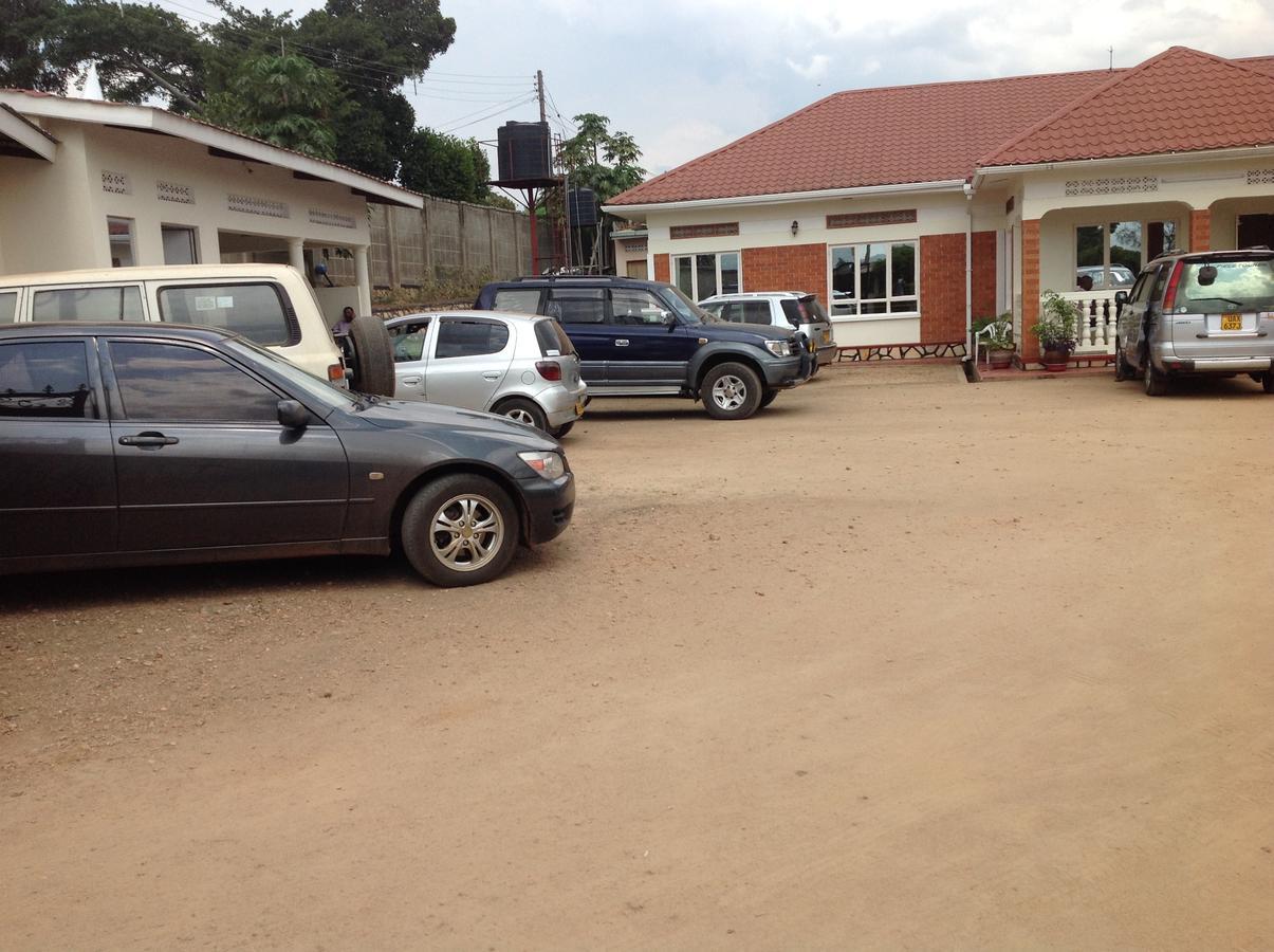 Mubende Hotel Exterior foto